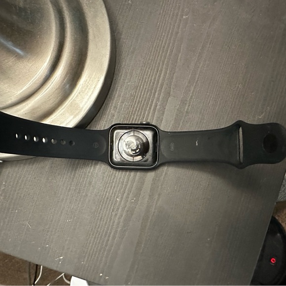 APPLE SERIES-3 (42-MM) SMARTWATCH
WITH GPS - Picture 2 of 5